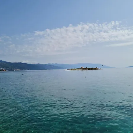 Roses 公寓 诺维·维诺多尔斯基